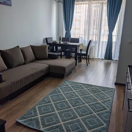 Summerland Loft Apartment Mamaia