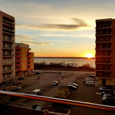 Summerland Loft Daire