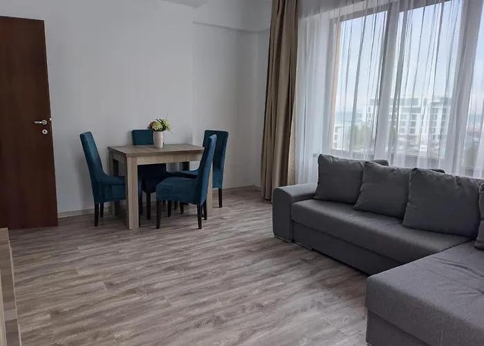 Summerland Loft Daire Mamaia
